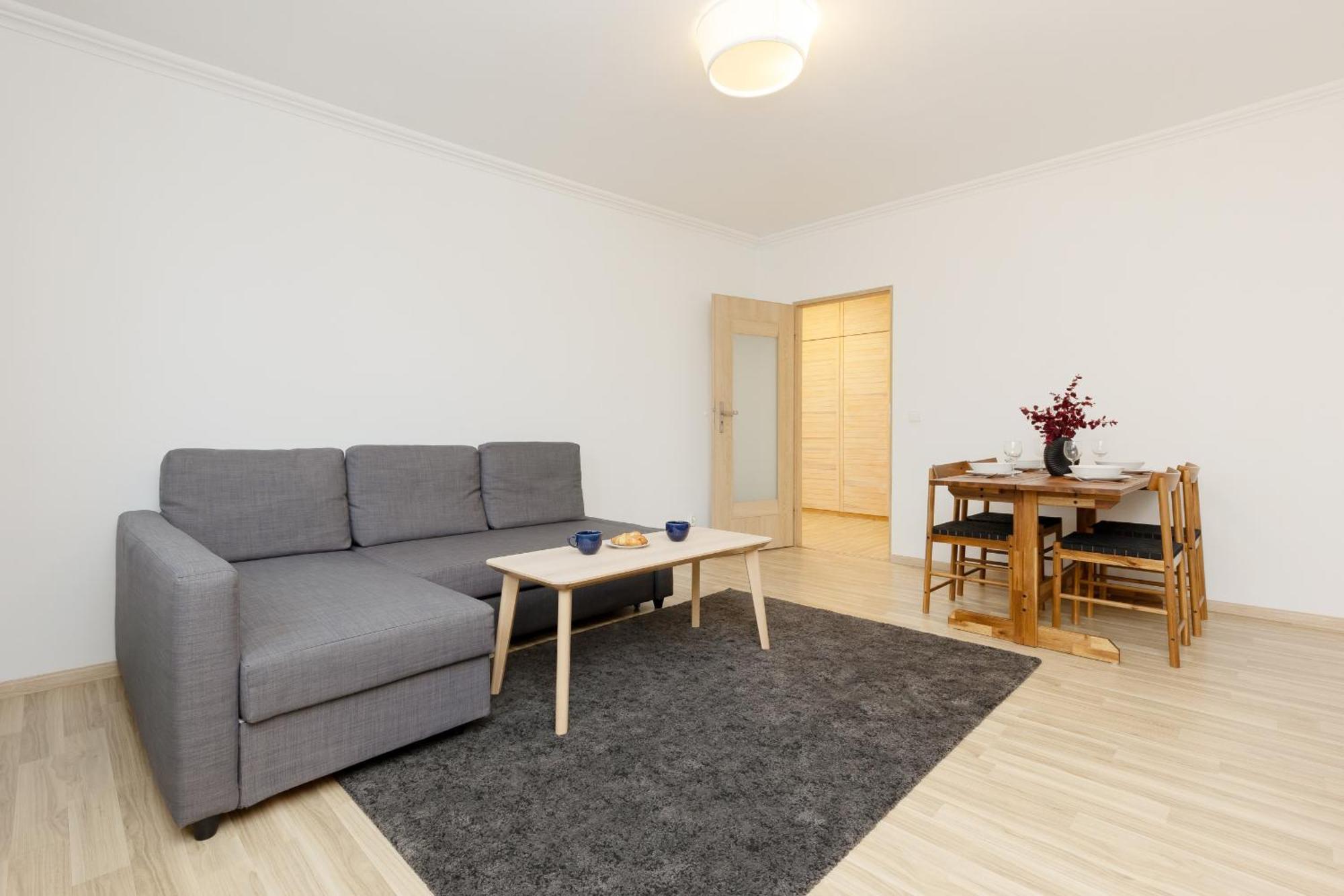 Butas Two-bedroom In Nowy Swiat By Renters