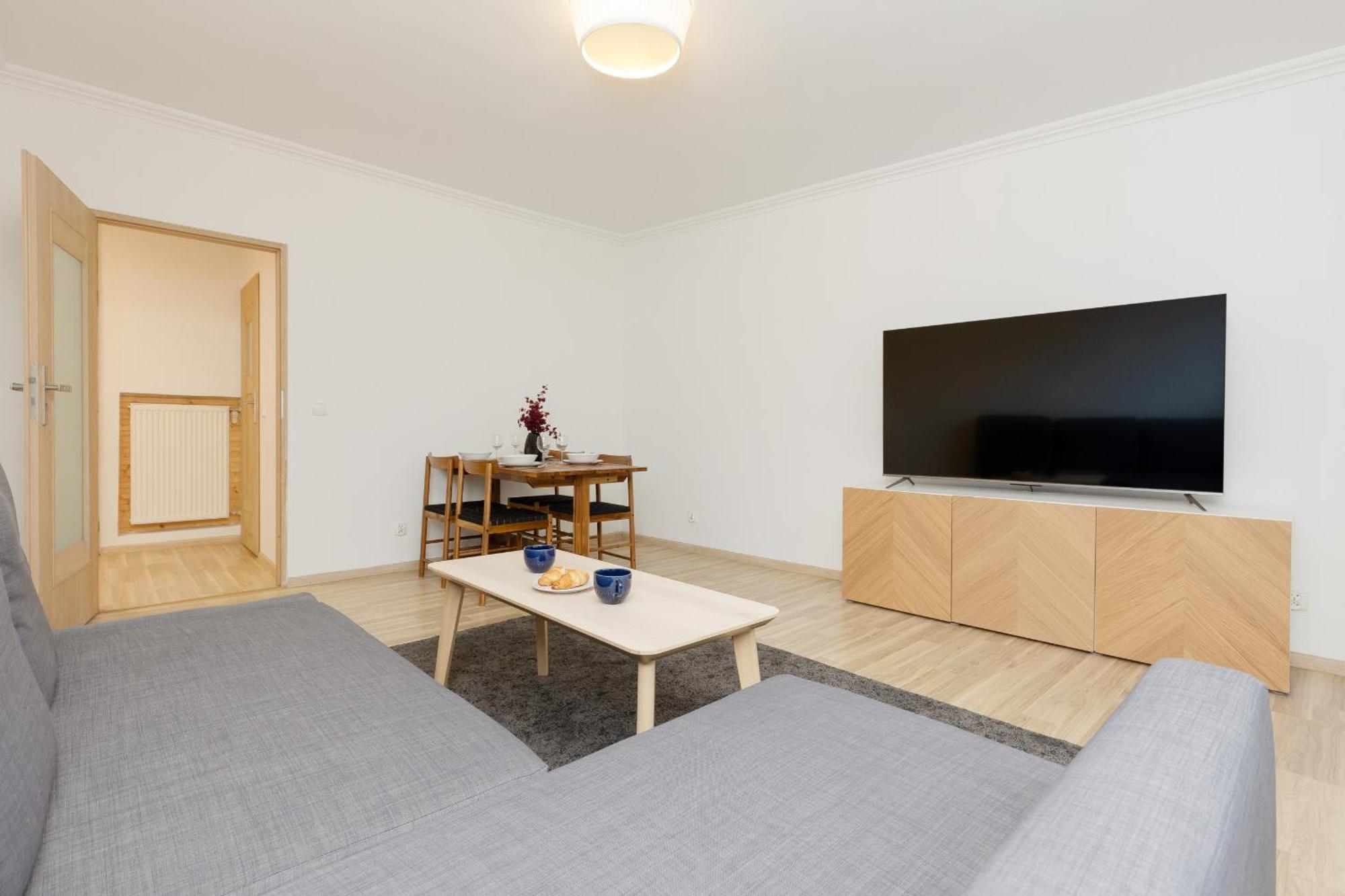 Two-bedroom In Nowy Swiat By Renters Apartament