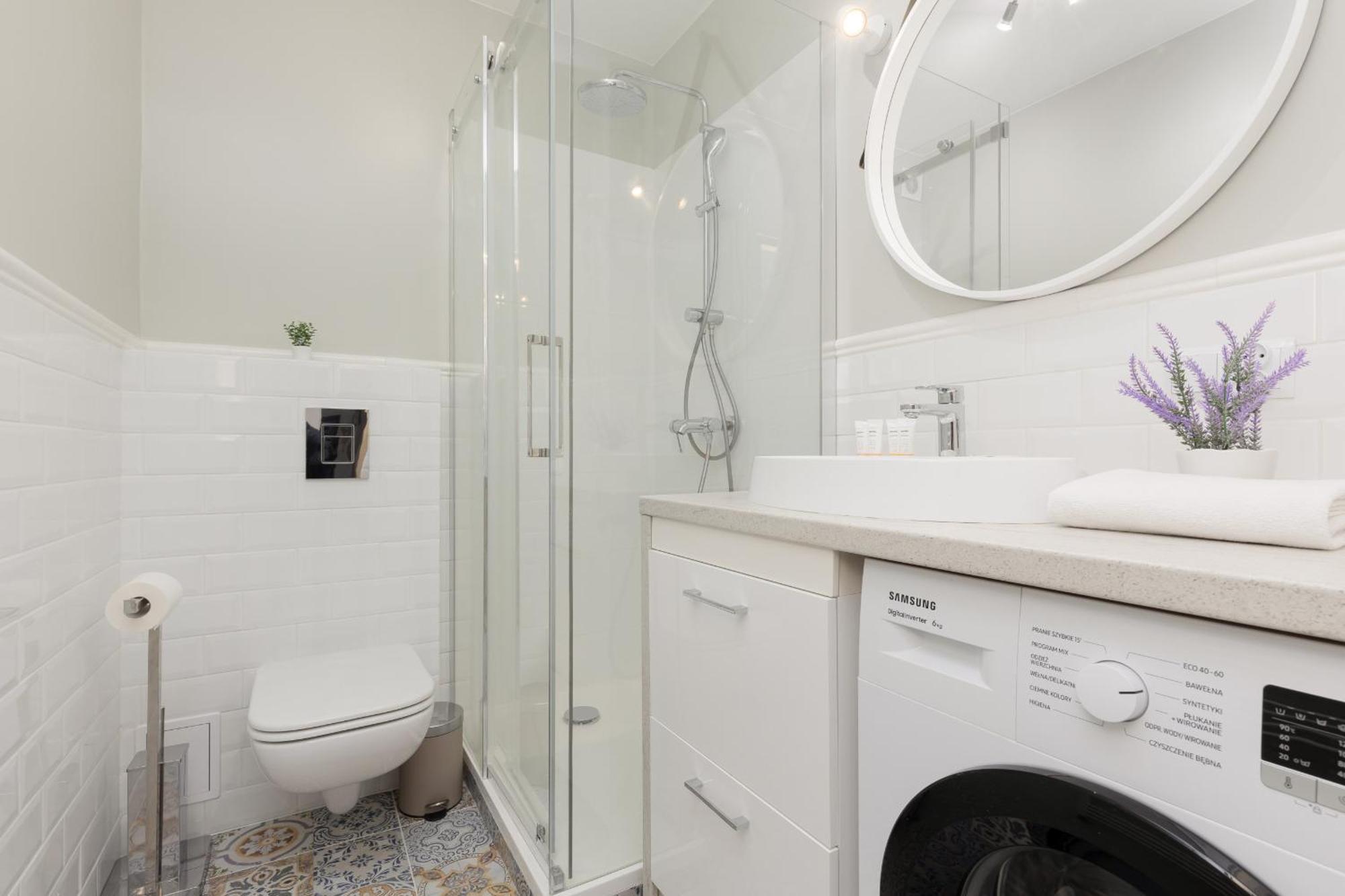 Apartament Two-bedroom In Nowy Swiat By Renters Warszawa